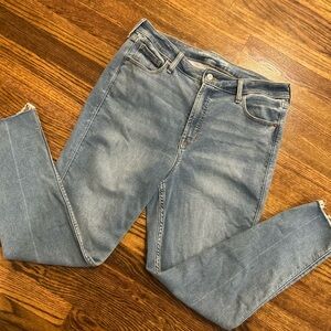 Old Navy Extra High Rise Rockstar Super Skinny Jeans Women’s 14 Raw Hem
